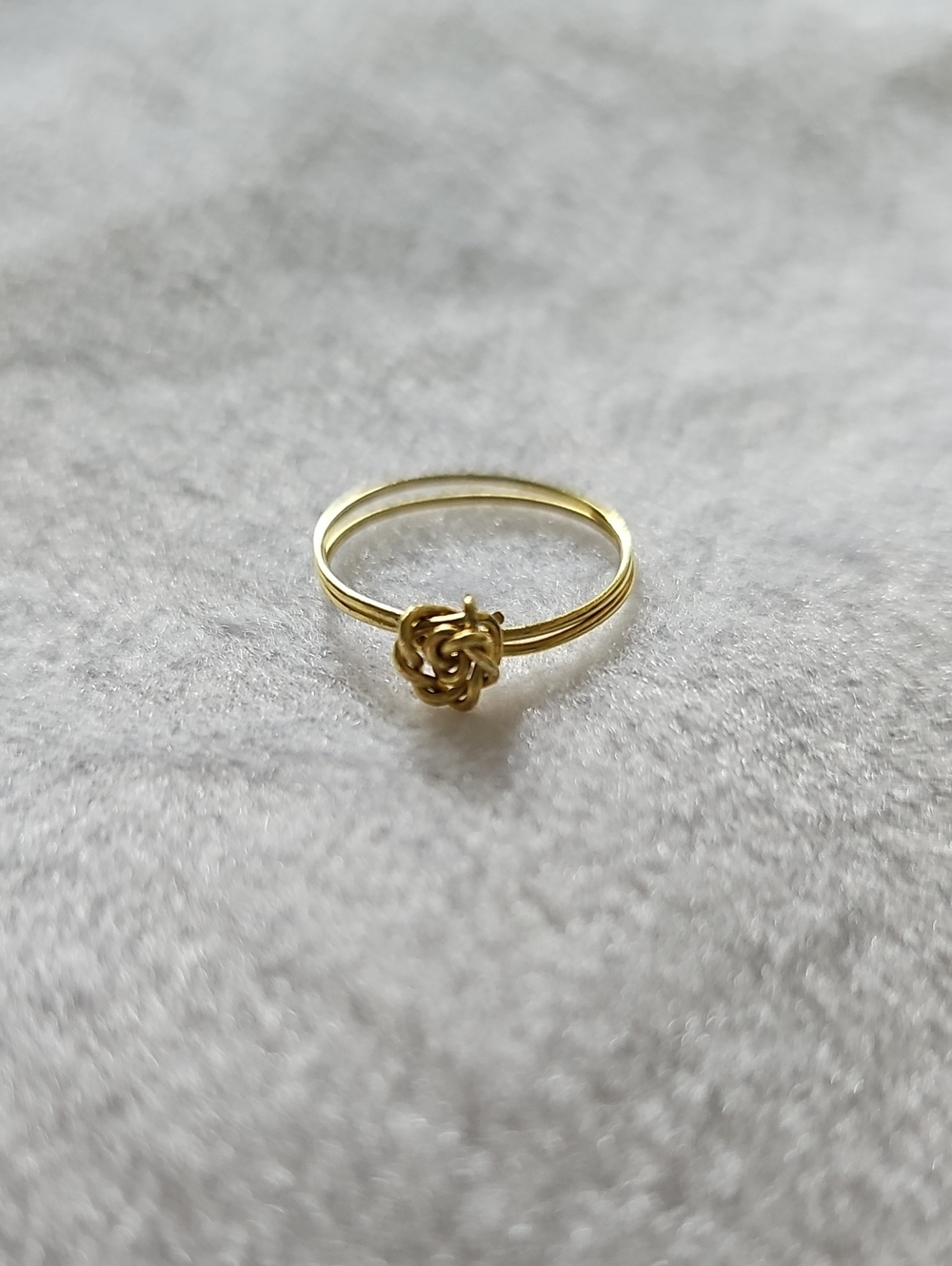 Simple Gold Knot Accent Ring